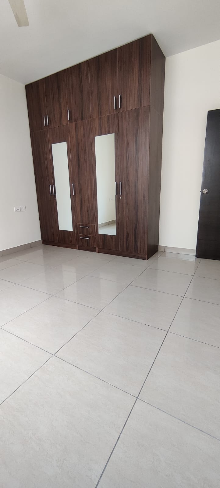 2 BHK Apartment For Rent in Aban Humming Bees