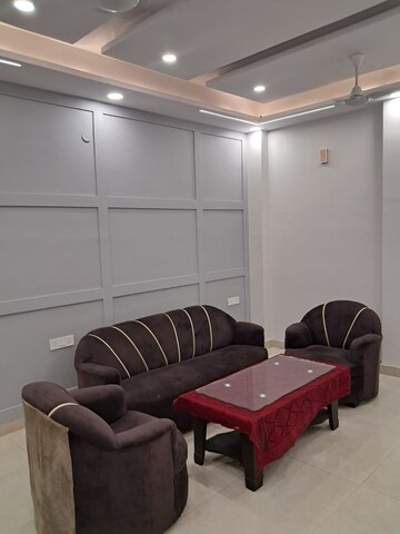 Master Bedroom in 2 BHK Builder Floor at Indrapuram – for Rent