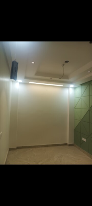 Bathroom in 2.5 BHK Builder Floor at Roop Nagar – for Rent