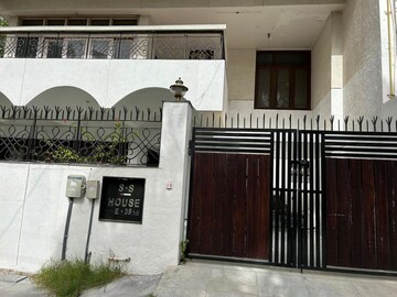 4 BHK Villa – Exterior View View at Panchsheel Park - for Rent