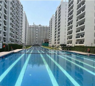 Swimming Pool in 3 BHK Apartment at Central Park Flower Valley Aqua Front Towers, Sohna Sector 33 – for Sale