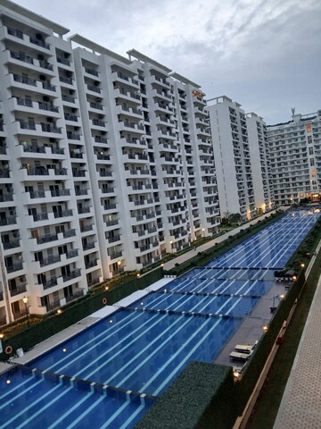 3 BHK Apartment For Sale in Central Park Flower Valley Aqua Front Towers, Sohna Sector 33