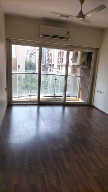Bedroom in 3 BHK Apartment at Chembur – for Rent