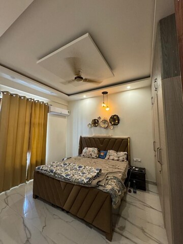 Bedroom in 3 BHK Builder Floor at Sector 45 – for Rent