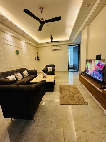 Team Area in 3 BHK Builder Floor at Dlf Phase I – for Rent