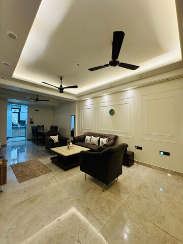 Team Area in 3 BHK Builder Floor at Dlf Phase I – for Rent