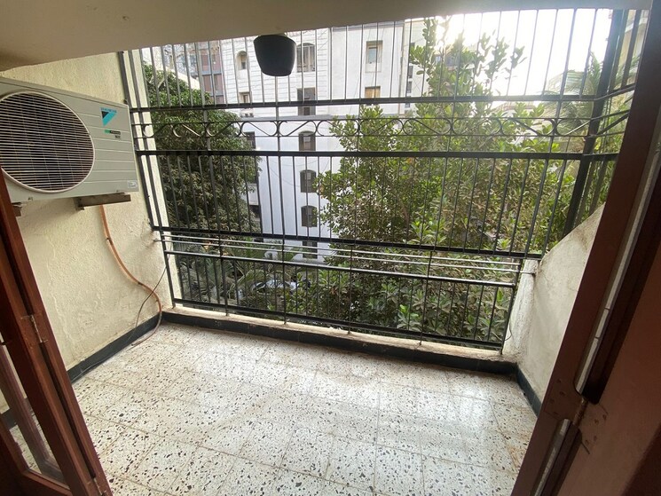 Balcony, khar west 3 Bedroom 1200 Sq.Ft. Apartment In Khar West Mumbai 8585514