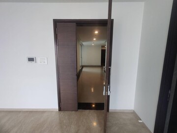 Room in 4 BHK Apartment at Raheja Imperia, Worli – for Sale