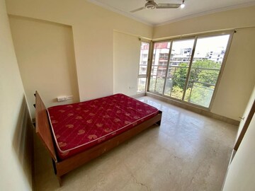 Bedroom in 2 BHK Apartment at Khar West – for Rent