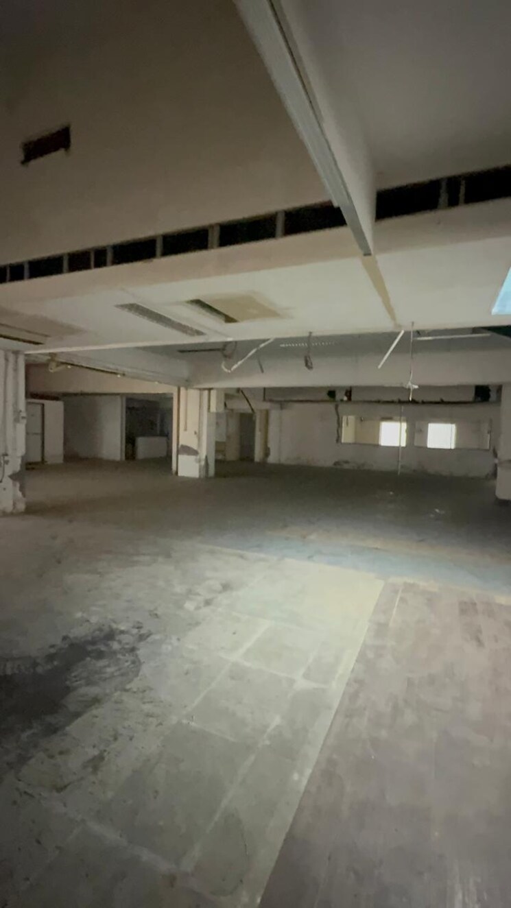  Parking, mayur-plaza-marol Commercial Warehouse 20000 Sq.Ft. In Marol Mumbai 8585532