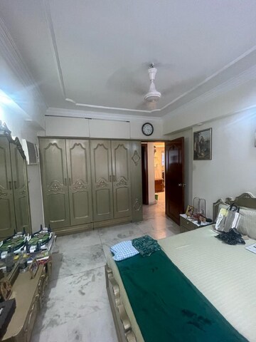 Bedroom in 3 BHK Apartment at Khar West – for Rent