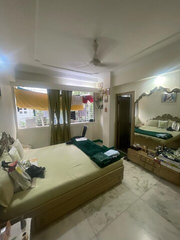 Bedroom in 3 BHK Apartment at Khar West – for Rent