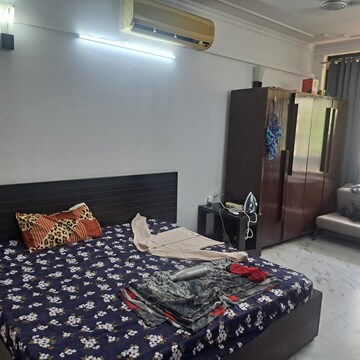 Bedroom in 3 BHK Builder Floor at Ansal Sushant Lok I, Sector 43 – for Rent
