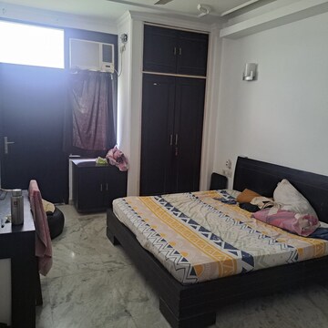 Bedroom in 3 BHK Builder Floor at Ansal Sushant Lok I, Sector 43 – for Rent
