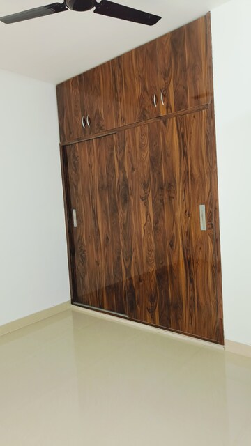 Furnished Amenities in 3 BHK Builder Floor at BPTP District Phase 2, Sector 84 – for Rent
