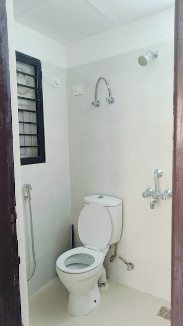 Bathroom in 3 BHK Builder Floor at BPTP District Phase 2, Sector 84 – for Rent