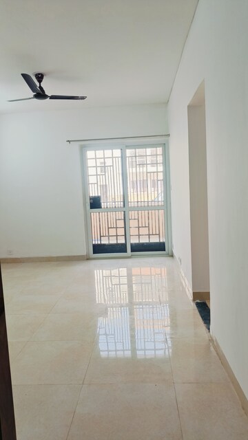 Room in 3 BHK Builder Floor at BPTP District Phase 2, Sector 84 – for Rent