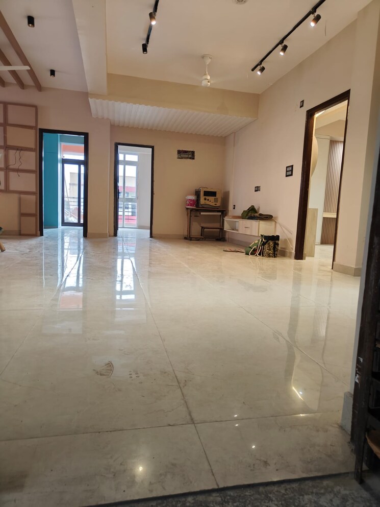 Room, raunak-residency 5 Bedroom 2600 Sq.Ft. Apartment In Rupaspur Patna 8585691