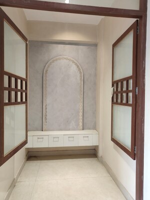 Room in 5 BHK Apartment at Raunak Residency, Rupaspur – for Sale