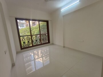Room in 2 BHK Apartment at Rite Skyluxe, Chembur – for Rent