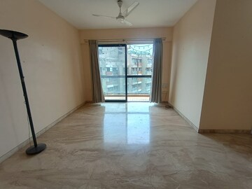 Room in 2 BHK Apartment at Rite Skyluxe, Chembur – for Rent