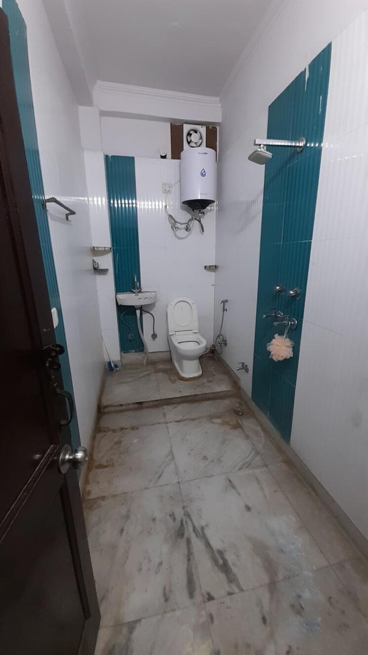 Bathroom, ansal-sushant-lok-i 3 Bedroom 215 Sq.Yd. Builder Floor In Sector 43 Gurgaon 8585640