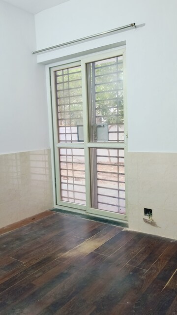 Room in 3 BHK Builder Floor at BPTP Elite Floors, Sector 83 – for Rent