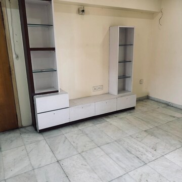 Room in 2 BHK Apartment at La Chapelle Apartment, Evershine Nagar – for Rent