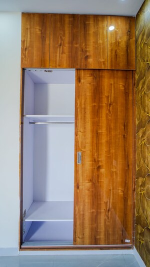 Furnished Amenities in 3.5 BHK Builder Floor at Aerocity – for Sale