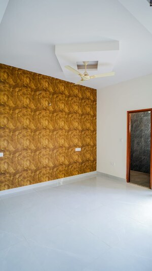 Room in 3.5 BHK Builder Floor at Aerocity – for Sale