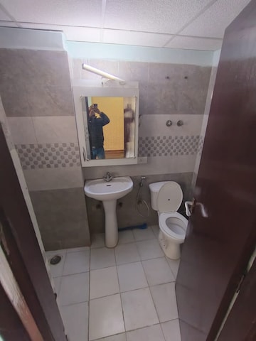 Team Area in 2 BHK Apartment at Mahagun Mywoods, Sector 16c Greater Noida – for Rent