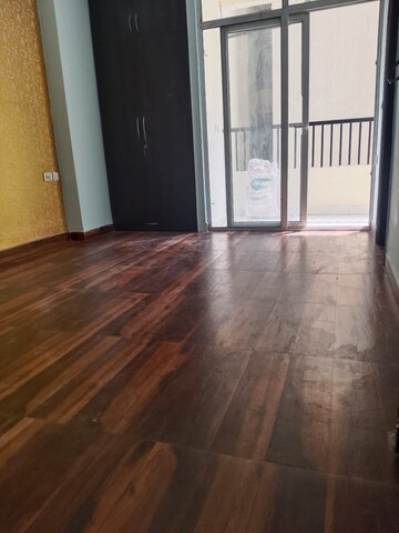 Room in 2 BHK Apartment at Mahagun Mywoods, Sector 16c Greater Noida – for Rent