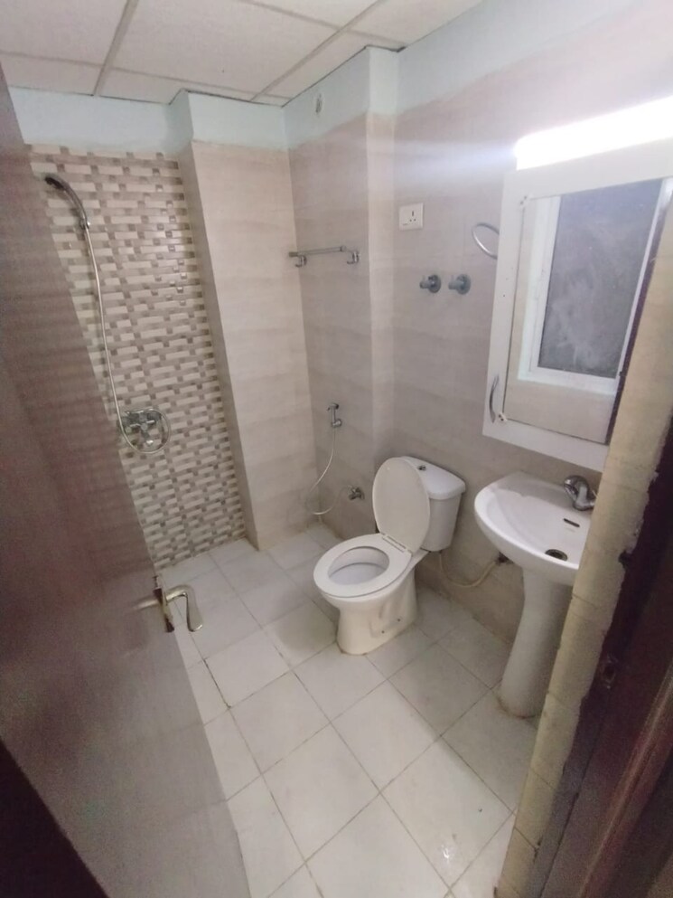 Bathroom, mahagun-mywoods 2 Bedroom 1290 Sq.Ft. Apartment In Sector 16c Greater Noida Greater Noida 8585770