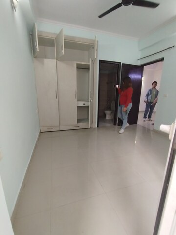 Room in 2 BHK Apartment at Mahagun Mywoods, Sector 16c Greater Noida – for Rent