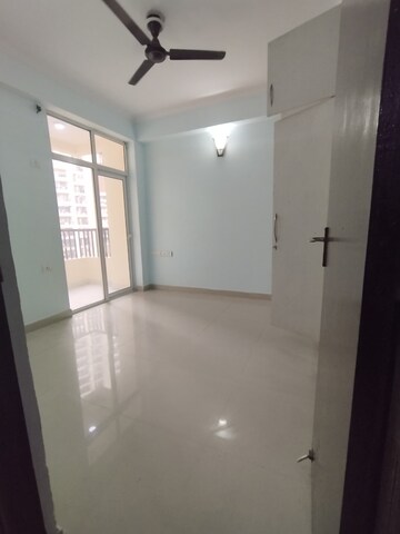 Room in 2 BHK Apartment at Mahagun Mywoods, Sector 16c Greater Noida – for Rent