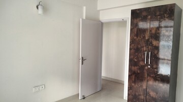 Room in 3 BHK Apartment at Pareena The Elite Residences, Sector 99 – for Rent