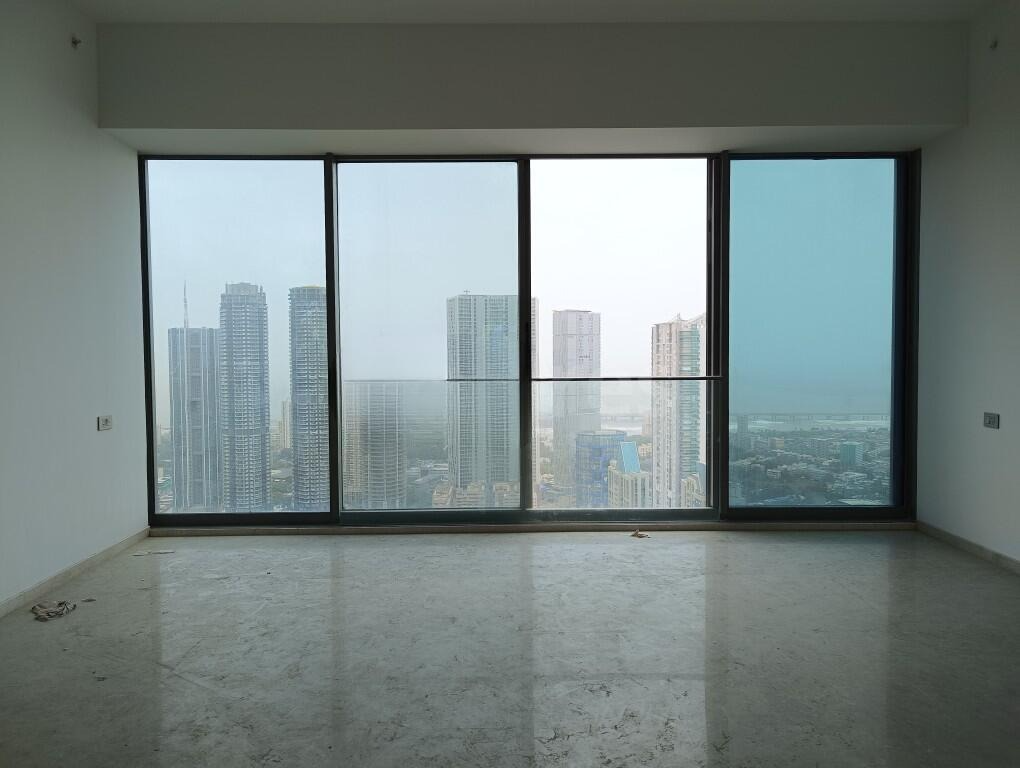 4 BHK + Servant Room Apartment For Sale in Rustomjee Crown