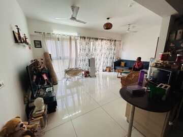 Master Bedroom in 2 BHK Apartment at Amanora Adreno Towers, Hadapsar – for Rent