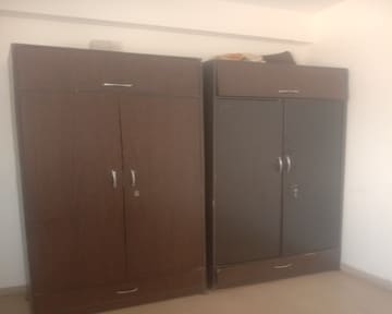 Room in 2 BHK Apartment at Mahagun Mywoods, Sector 16c Greater Noida – for Rent