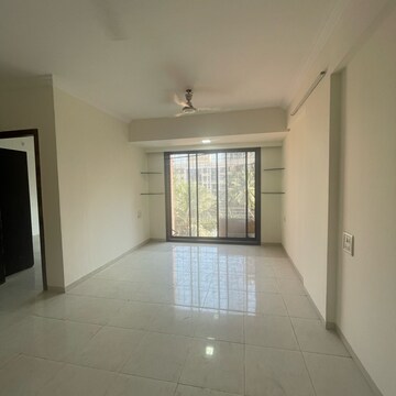 2 BHK Apartment For Rent in Malad East