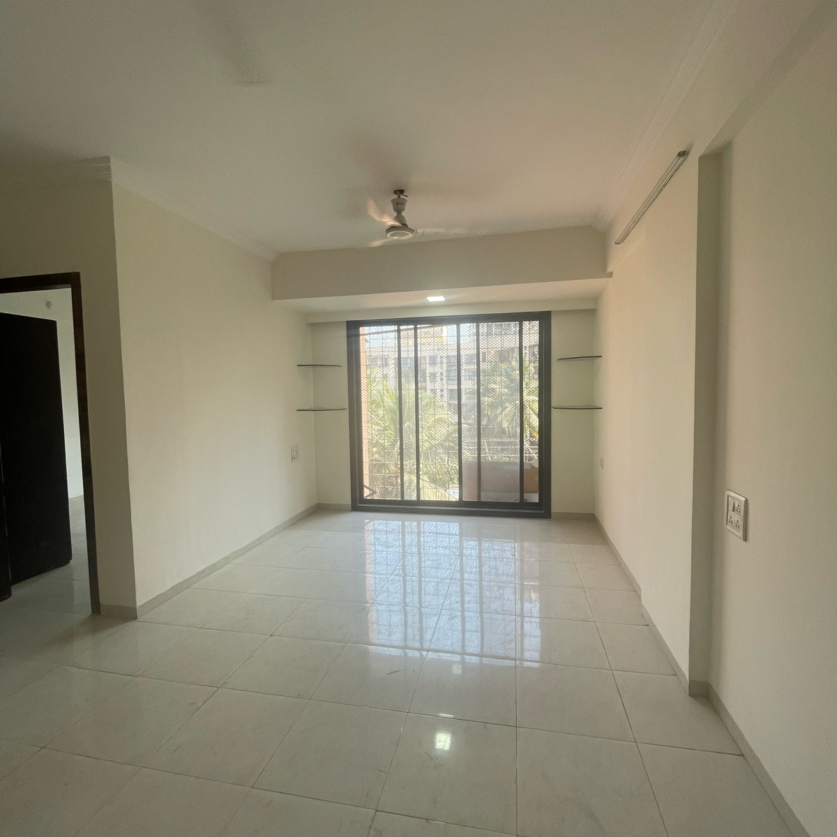 2 BHK Apartment For Rent in Valentine Tower 
