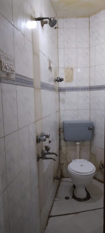 Bathroom in 1 BHK Builder Floor at Avasiya Kalyankari Sanstha, Lajpat Nagar – for Rent