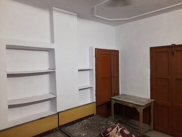 Room in  Pg at Hazratganj – for Rent