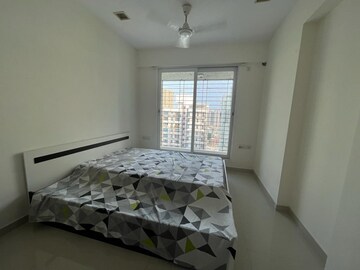 Bedroom in 2.5 BHK Apartment at DLH Orchid, Andheri West – for Rent