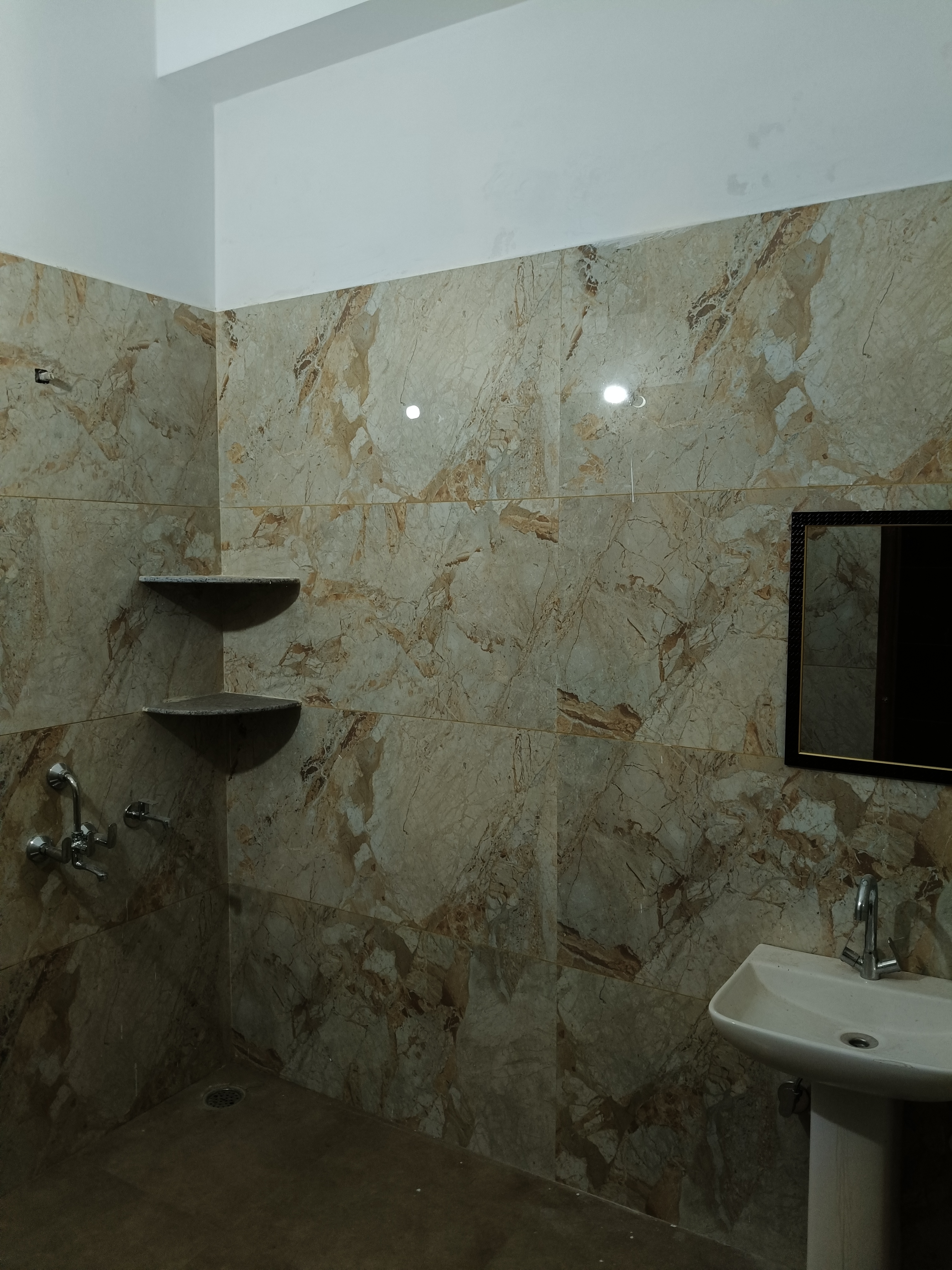 2 BHK Builder Floor For Rent in Gurunanak Colony 