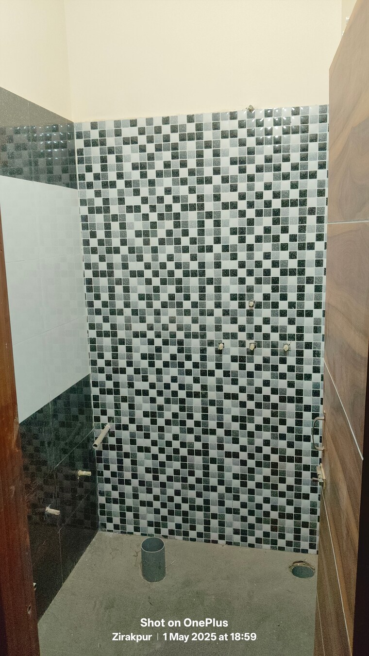 Bathroom, baltana 2.5 Bedroom 93 Sq.Yd. Independent House In Baltana Zirakpur 8585948