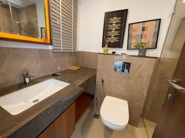 Team Area in 5 BHK Apartment at Piramal Aranya, Byculla – for Sale