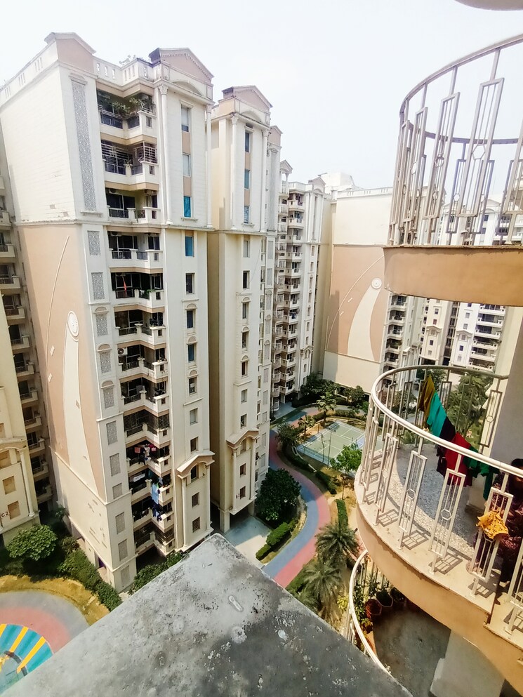 Listing Cover Image