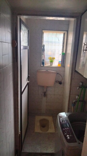 Bathroom in 1 BHK Apartment at Dombivli West – for Rent
