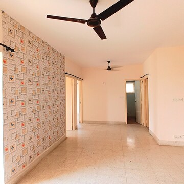 Room in 2 BHK Apartment at Unitech Heritage Estate, Yelahanka – for Rent